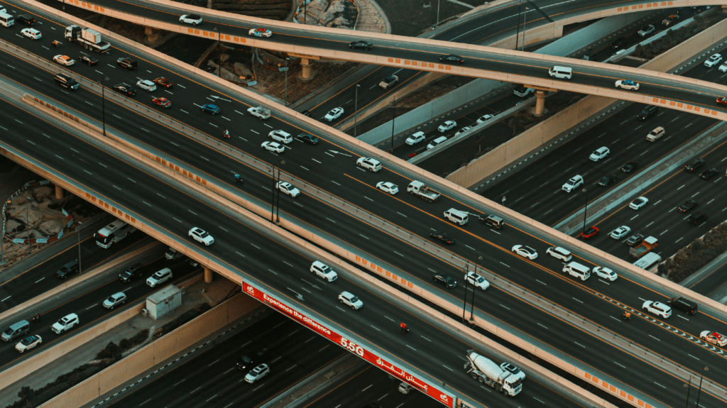 Primevia Transport – Bundesweite Logistik und LKW Transporte bis 3,5t auf der Autobahn.